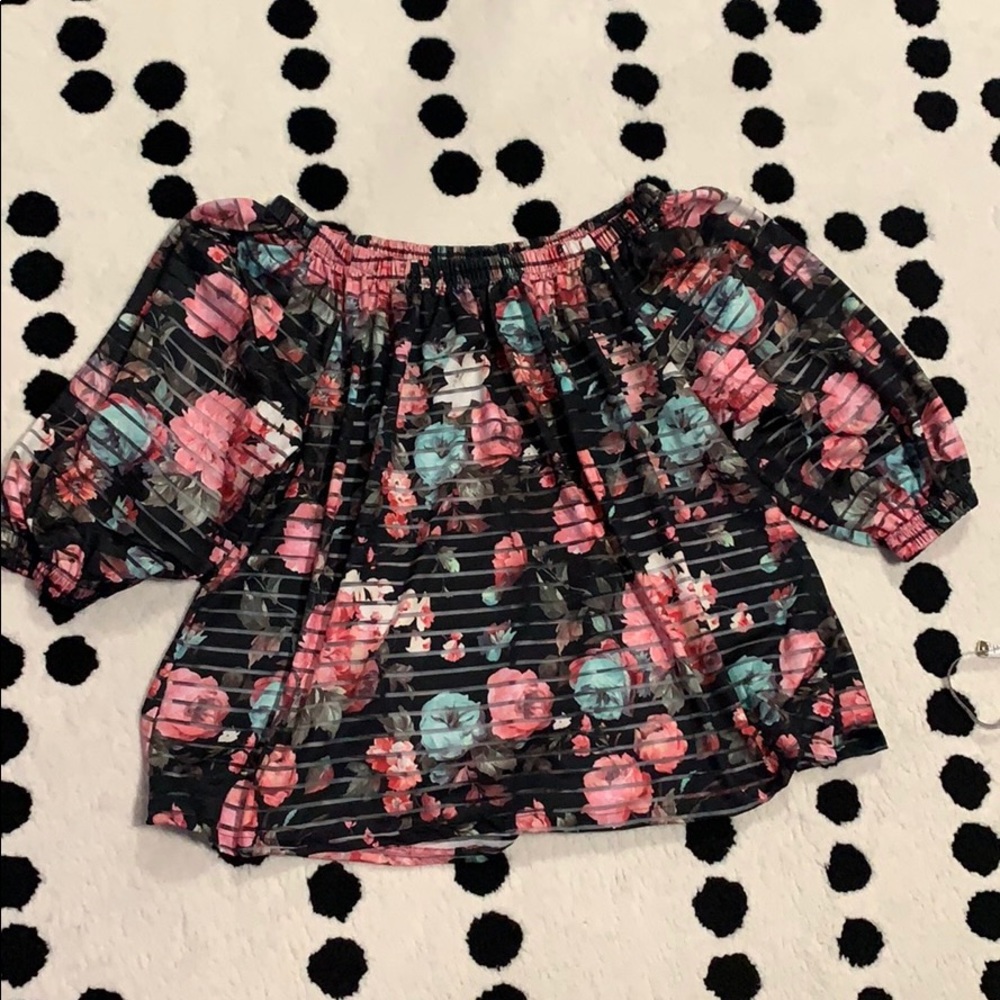 Off the Shoulders Floral Top